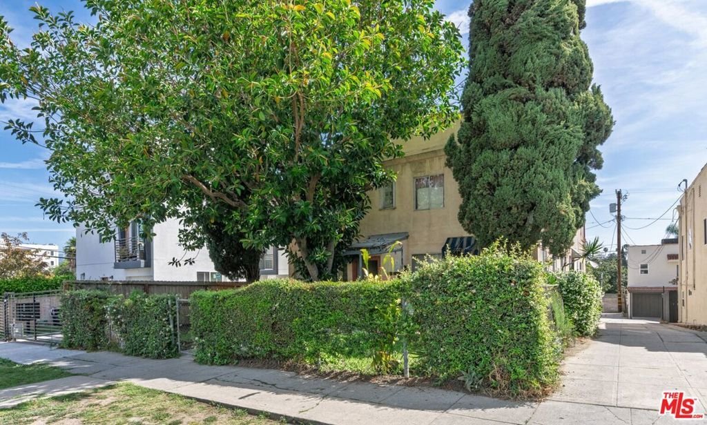 Los Angeles, California, United States 1 - 17737230