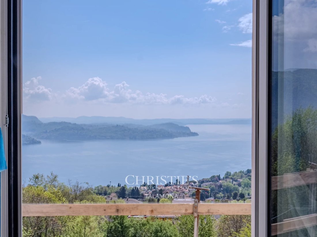 Apartment in Arizzano, Piedmont, Italy 1 - 17735846