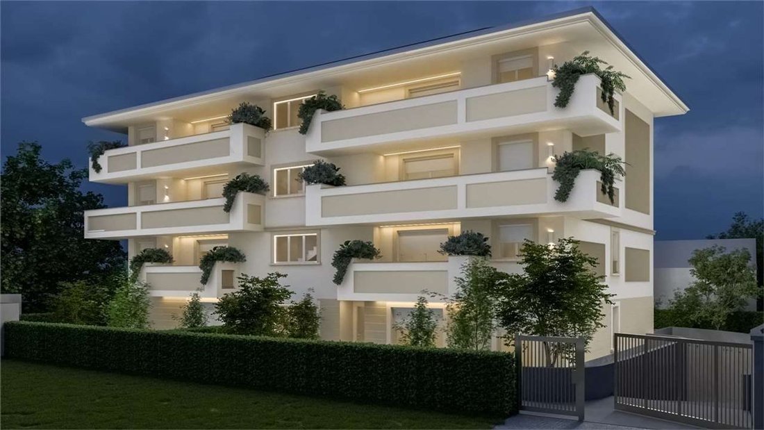 Apartment in Center, Cesano Maderno, Lombardy 3 - 17739667