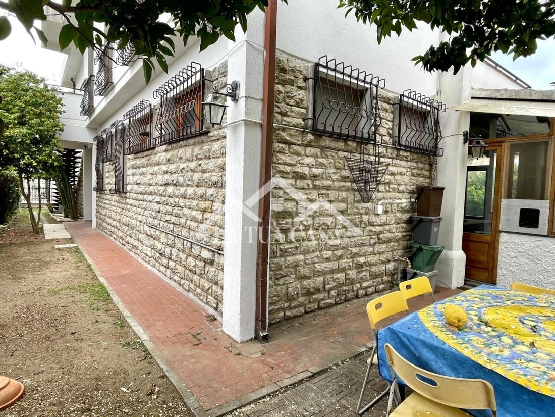 Villa in Historic Center, Viareggio, Tuscany 1 - 17737050