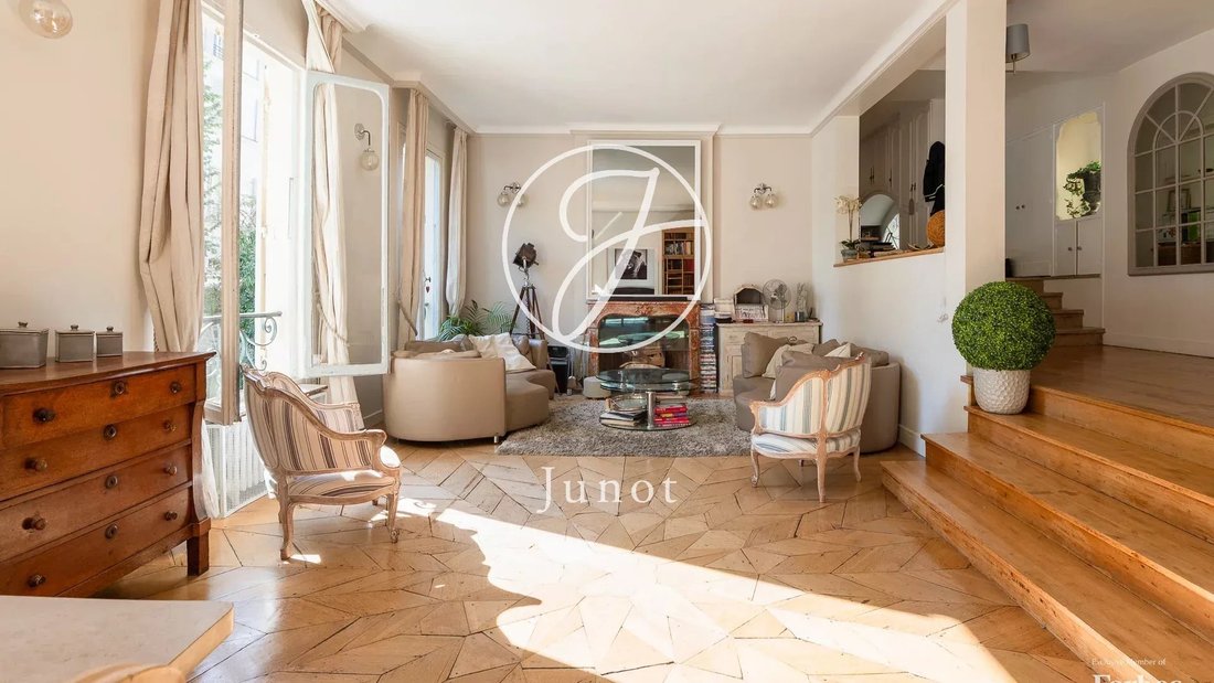 Apartment in Saint Germain des Prés, Paris 6e Arrondissement, Paris 4 - 17735819