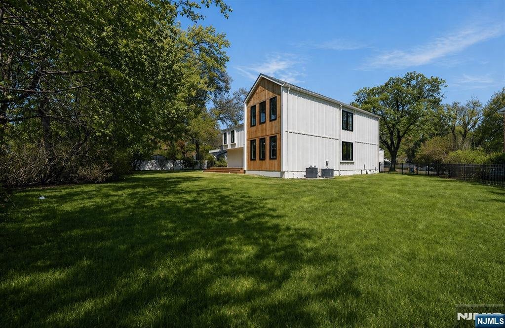 House in Cresskill, New Jersey, United States 5 - 17736734