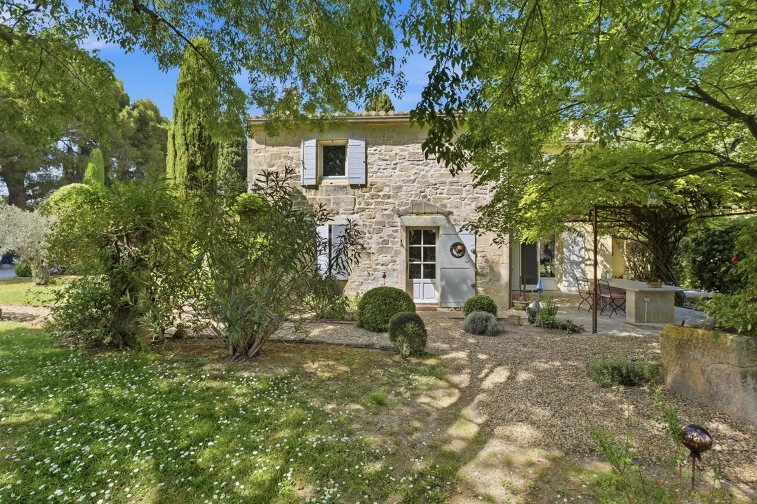 Country House in Arles, Provence-Alpes-Côte d'Azur, France 3 - 17735892