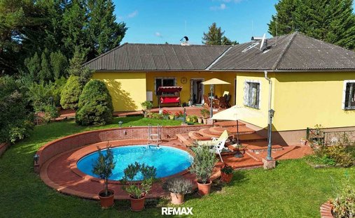 Bungalow in Strasshof an der Nordbahn, Lower Austria, Austria 1