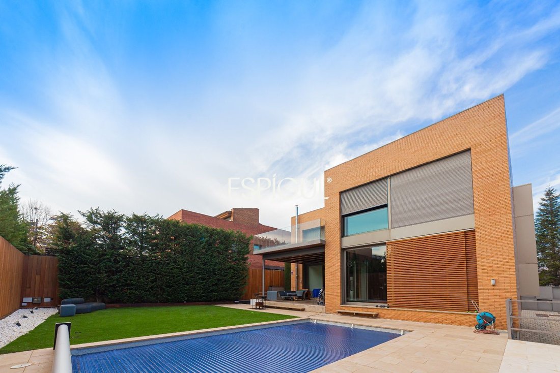 Villa in Sant Cugat del Valles, Catalonia, Spain 4 - 17737032