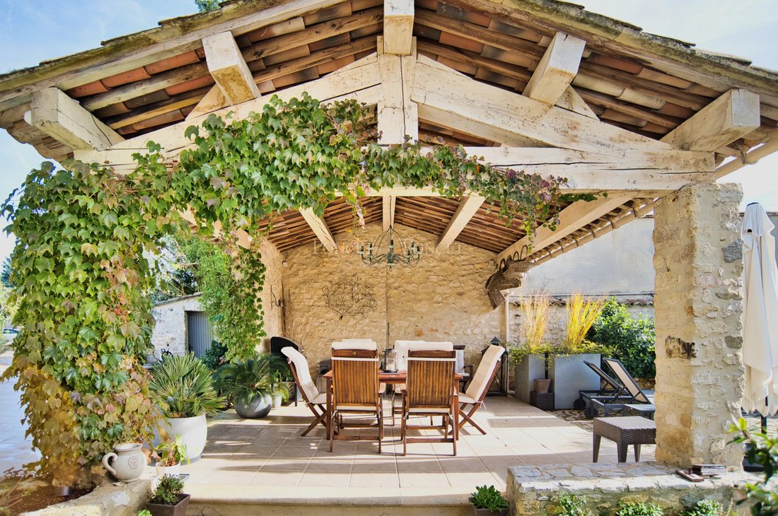 Estate in Uzès, Occitania, France 4 - 17735685