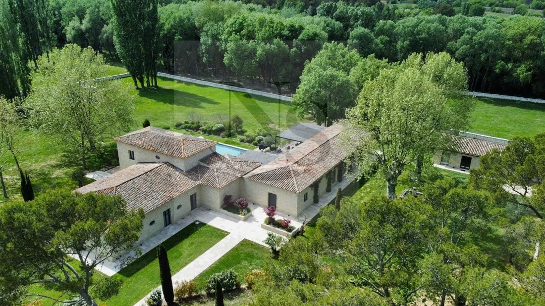 Estate in Meyrargues, Provence-Alpes-Côte d'Azur, France 1 - 17735729
