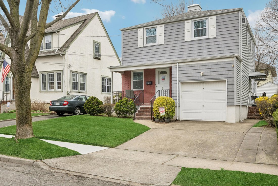 House in North New Hyde Park, New York, United States 3 - 17735539