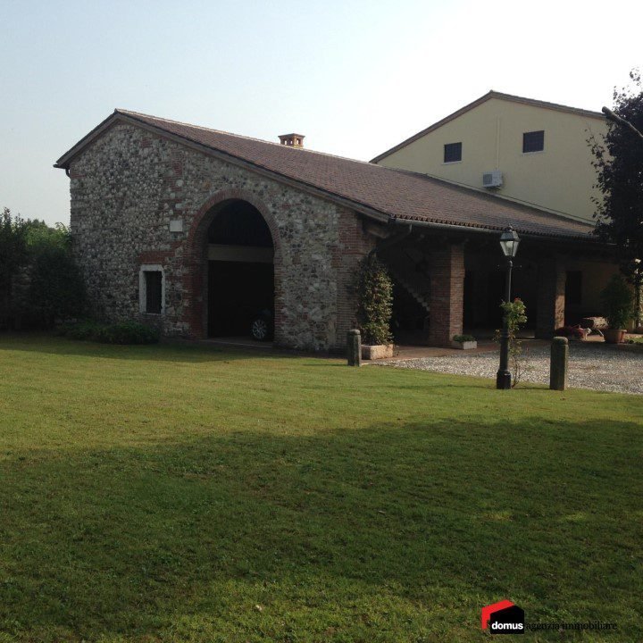 Villa in Zane, Veneto, Italy 4 - 15510459