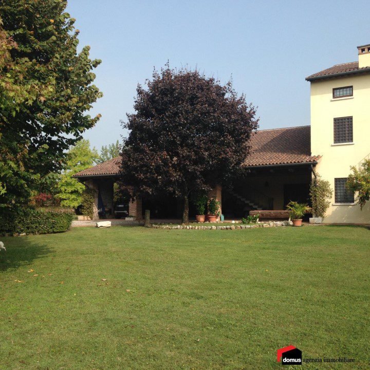 Villa in Zane, Veneto, Italy 2 - 15510459