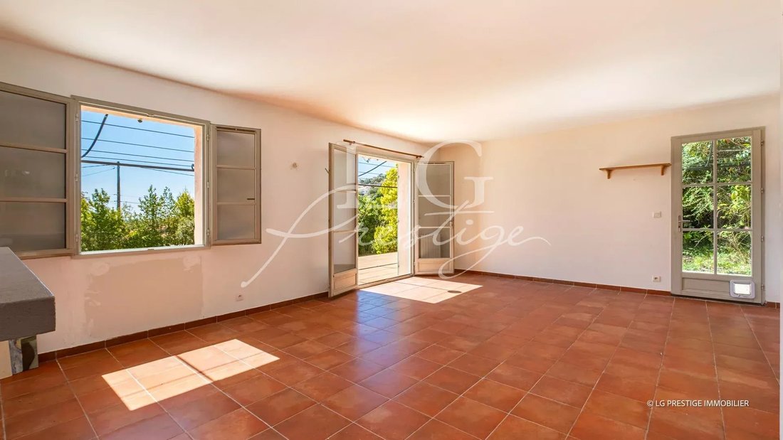 House in Le Roc Fleuri-Capitou (Jeanne d'Arc), Mandelieu-la-Napoule, France 5 - 17735889