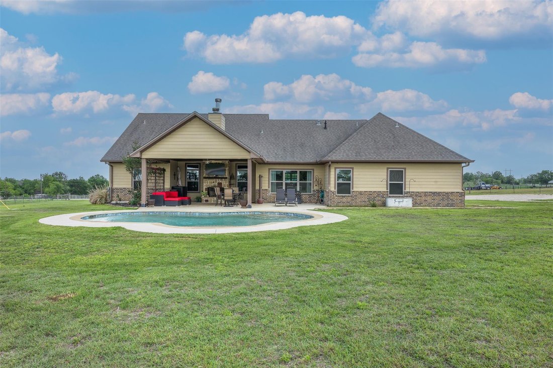 House in Caldwell, Texas, United States 2 - 16674818