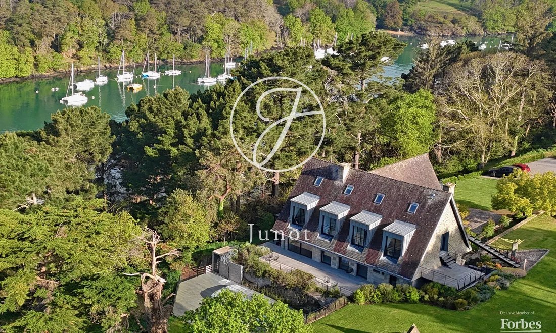 Estate in Bourg, Guidel, France 1 - 17444607