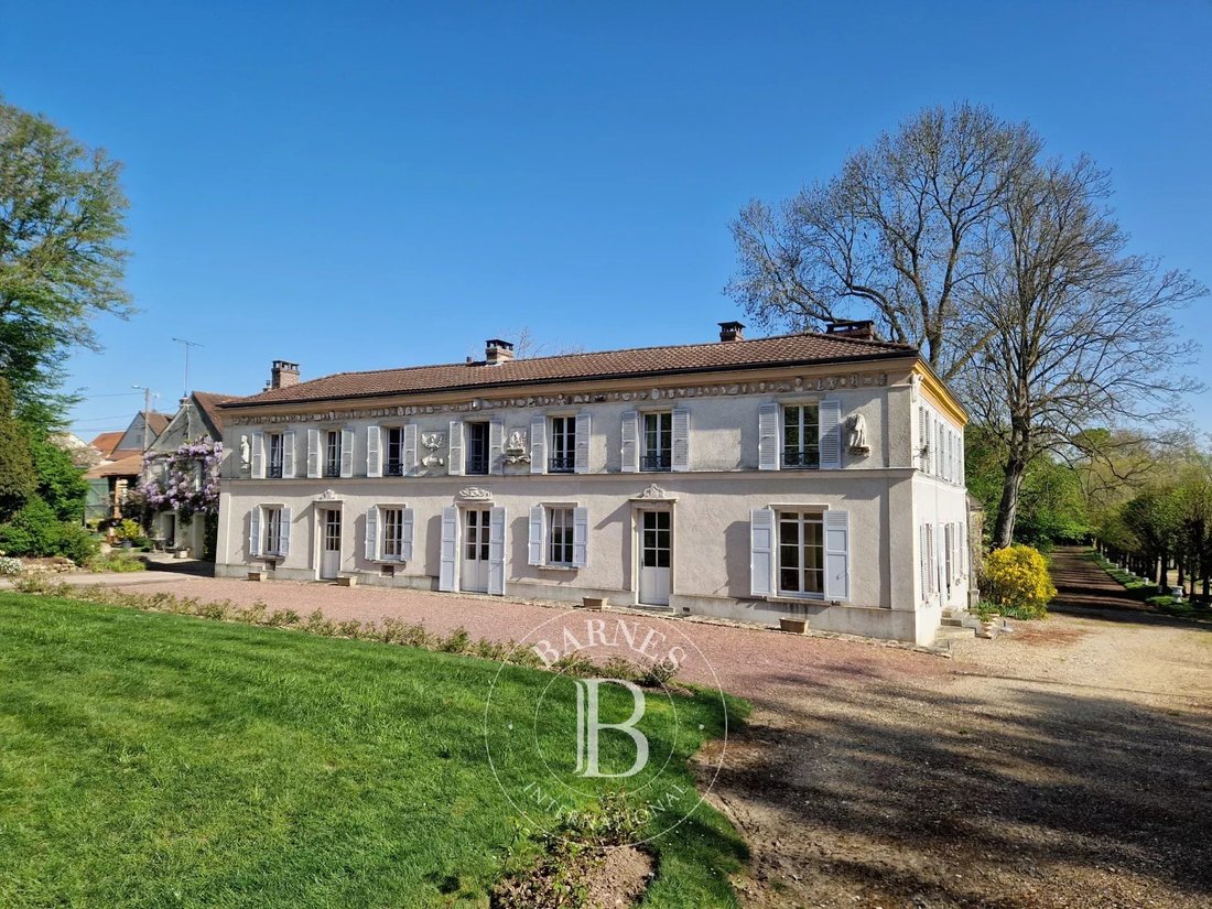 Estate in Domont, Ile-de-France, France 1 - 17735919