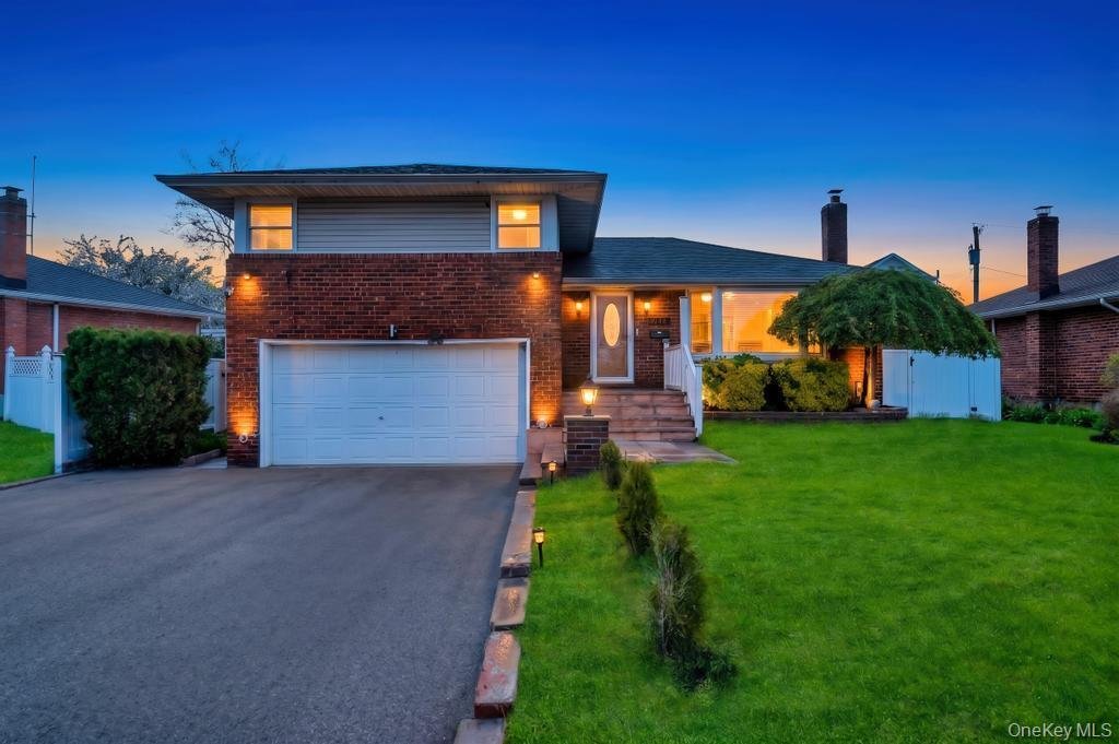 House in Syosset, New York, United States 1 - 17724739