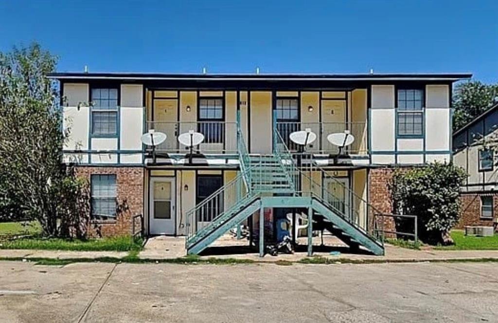 Crowley, Texas, United States 1 - 17738529
