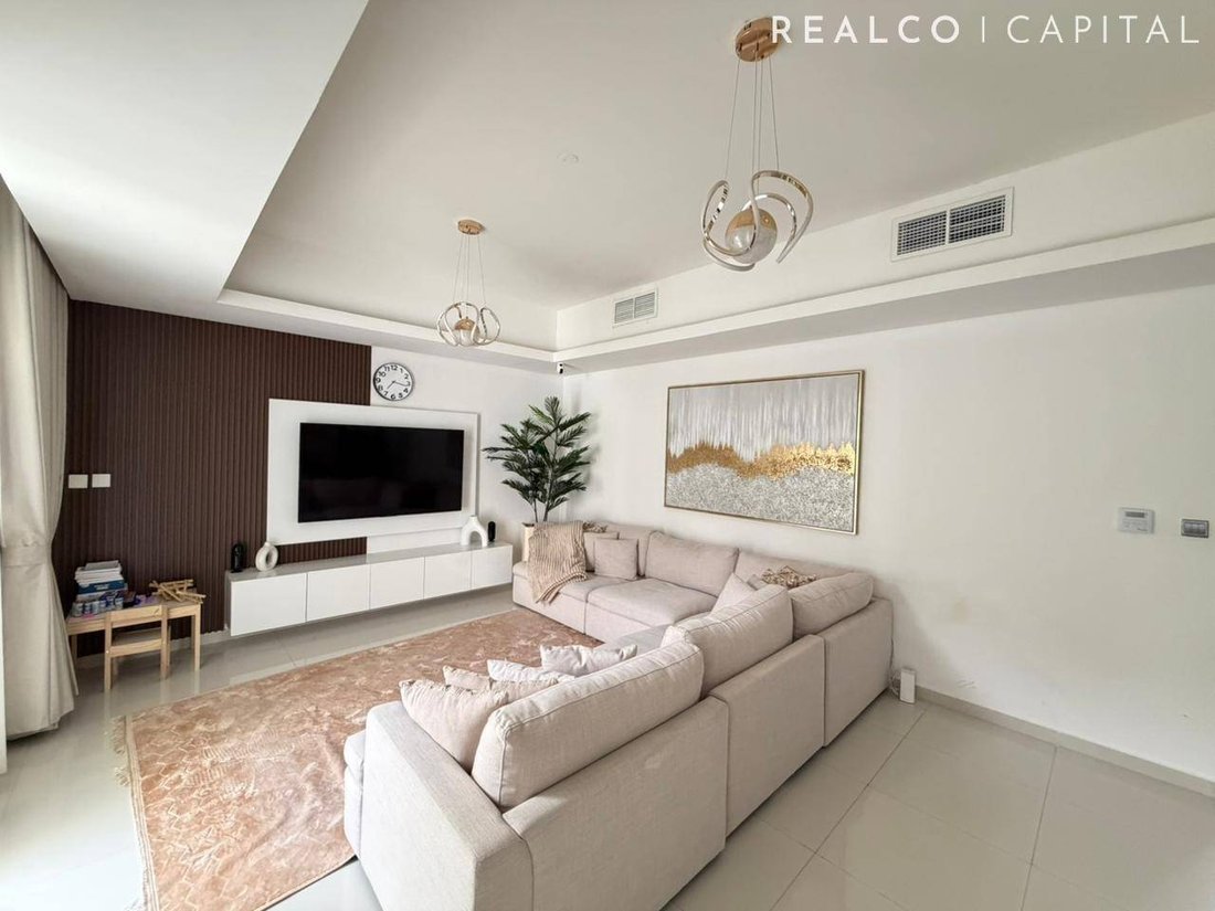 Townhouse in Damac Hills 2, Dubai, United Arab Emirates 3 - 17735649