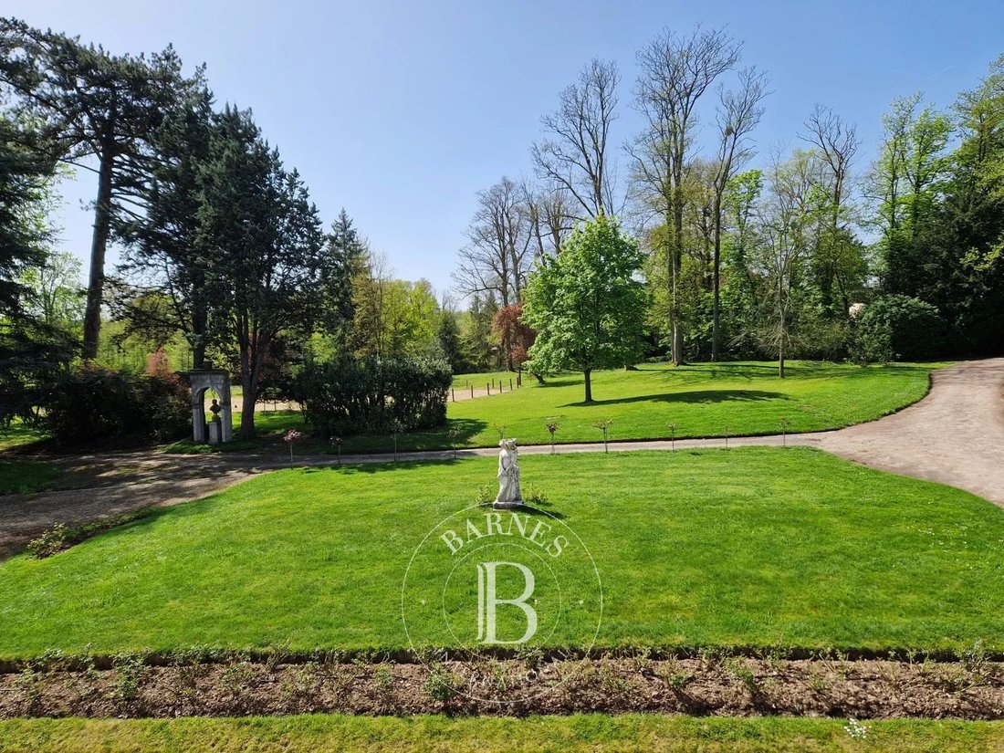 Estate in Domont, Ile-de-France, France 2 - 17735919