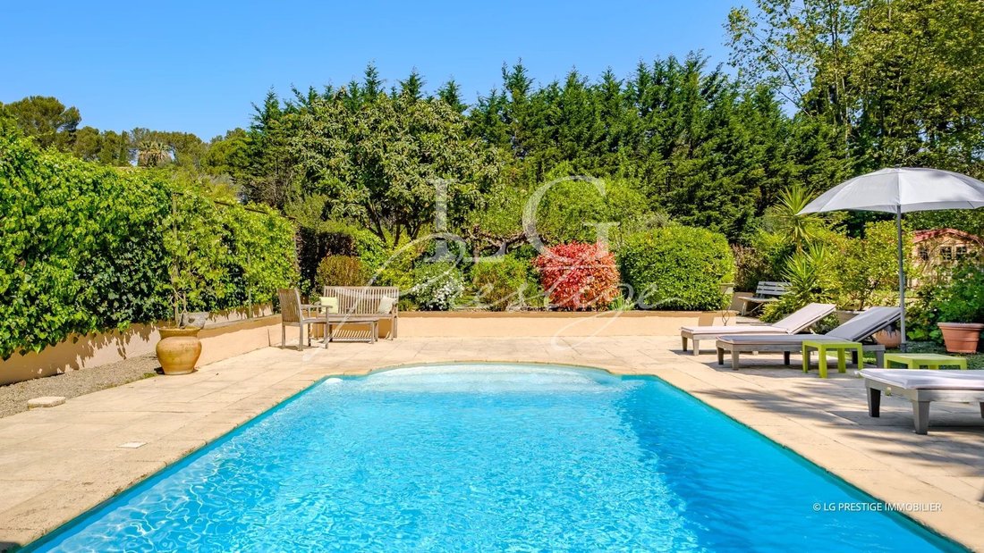Villa in Mougins, Provence-Alpes-Côte d'Azur, France 1 - 17735893