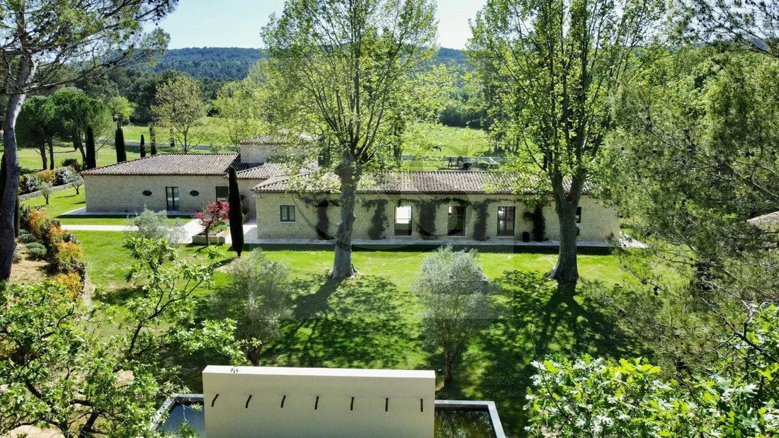 Estate in Meyrargues, Provence-Alpes-Côte d'Azur, France 3 - 17735729