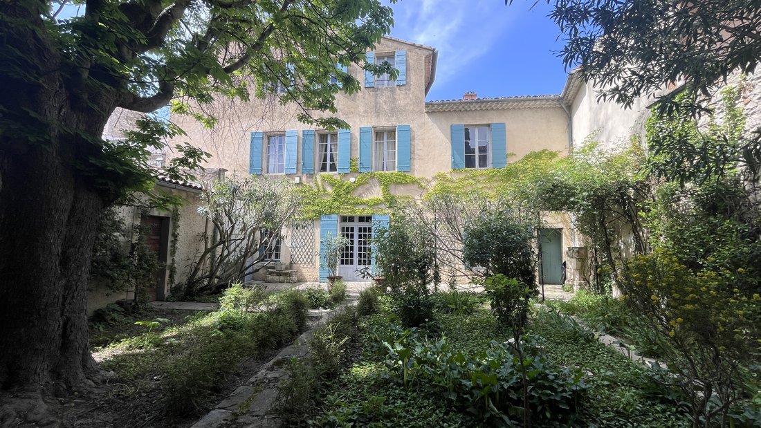 Castle in Secteur Nord, Pernes-les-Fontaines, France 1 - 17673034