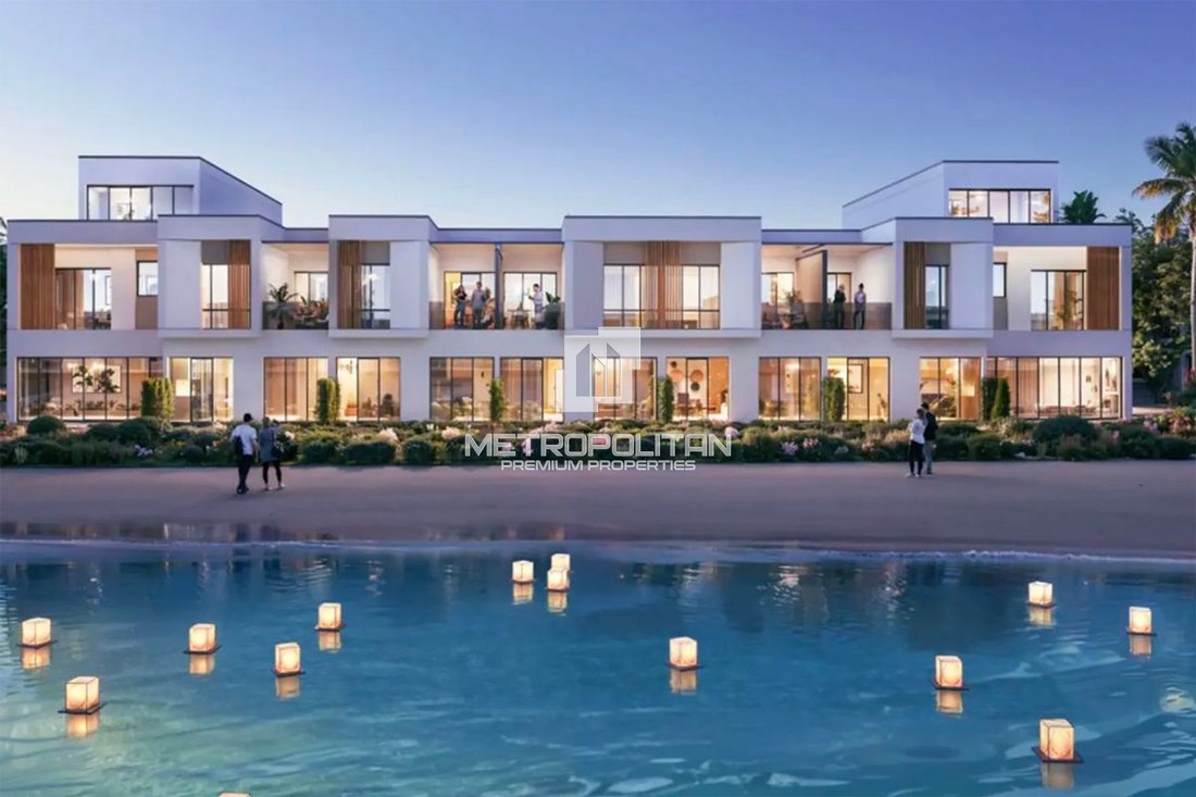 Townhouse in Dubai, United Arab Emirates 1 - 17735988