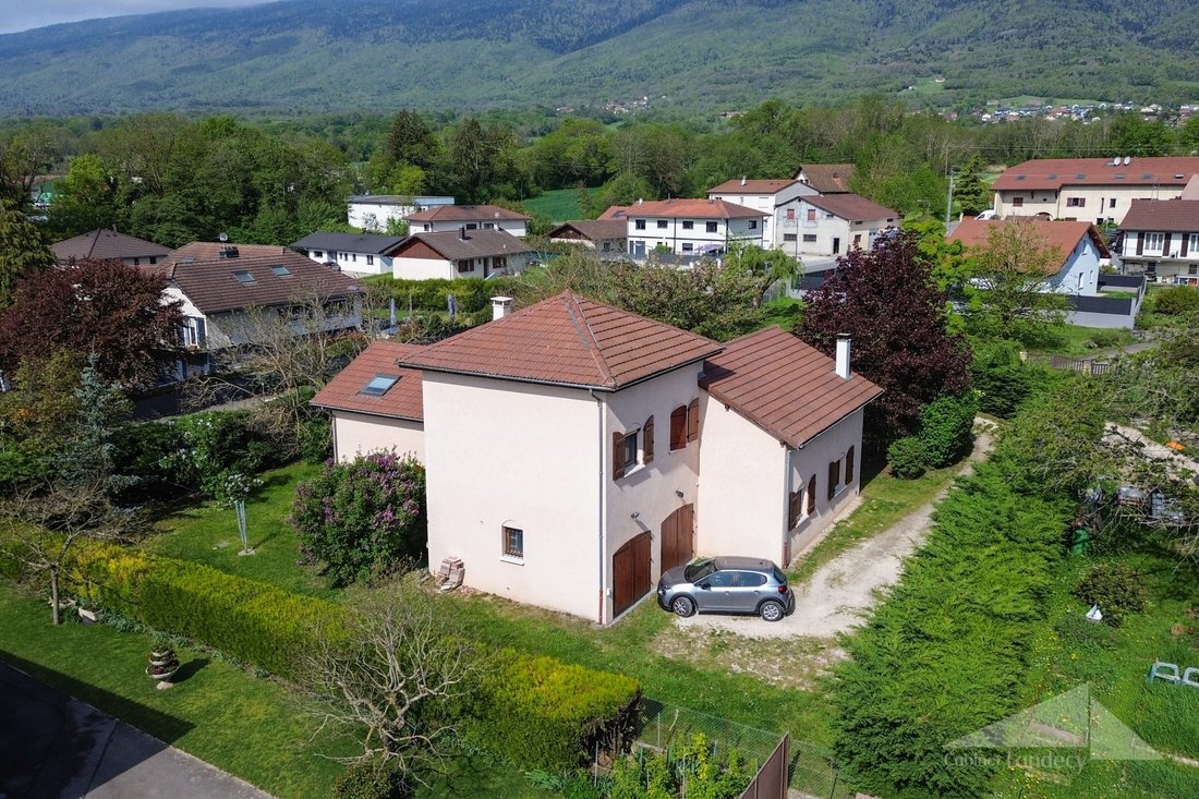 House in Saint-Jean-de-Gonville, Auvergne-Rhône-Alpes, France 1 - 16339780