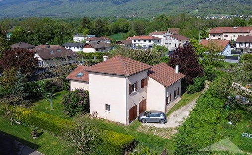 Haus in Saint-Jean-de-Gonville, Auvergne-Rhone-Alpen, Frankreich 1