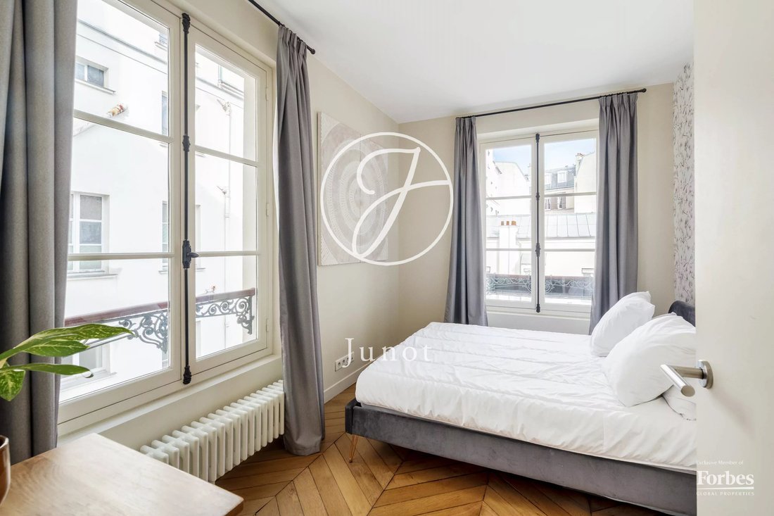 Apartment in Clichy-Trinité, Paris 9e Arrondissement, Paris 3 - 17404431