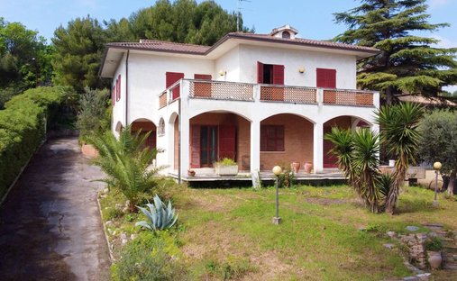 Villa in Porto San Giorgio, Marche, Italy 1