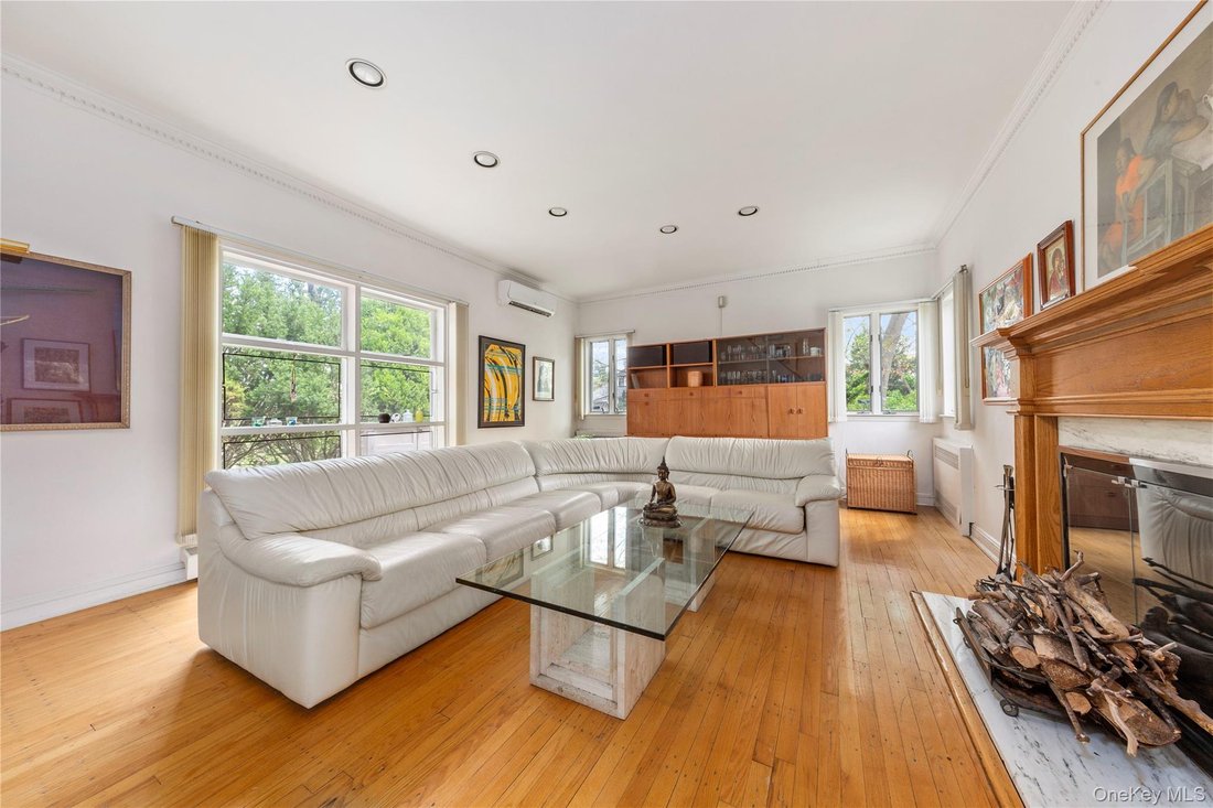 House in Great Neck, New York, United States 2 - 17736253