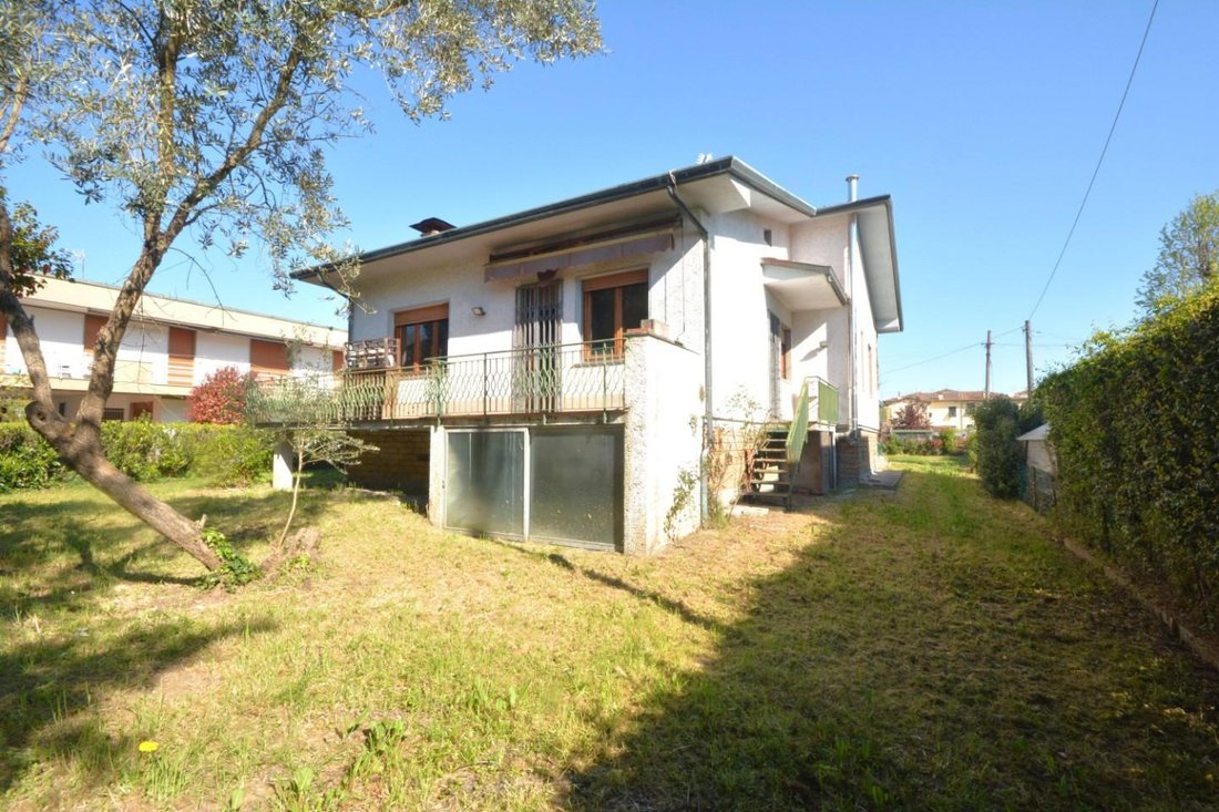 Villa in San Concordio, Lucca, Italy 3 - 17737366
