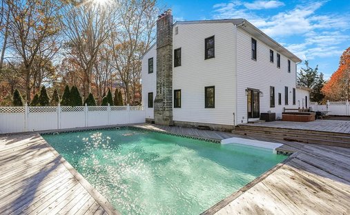 Hampton Bays, New York, United States 1