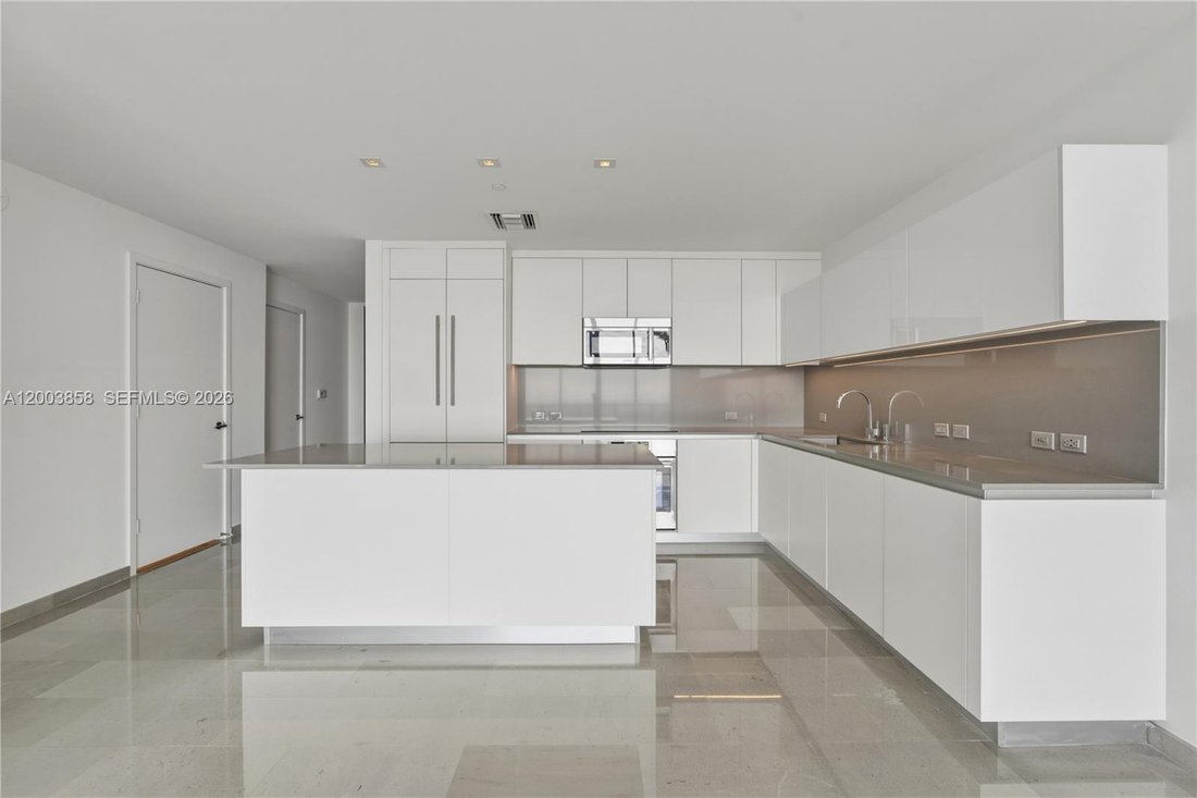Condo in Miami, Florida, United States 5 - 17735405