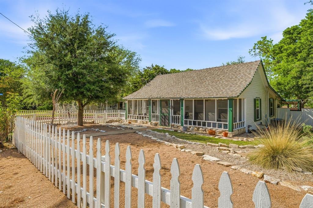 House in Granbury, Texas, United States 4 - 17738621