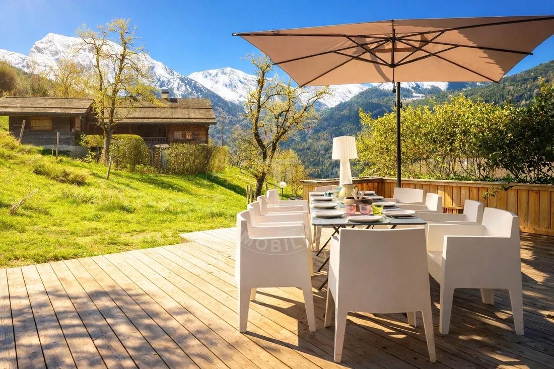 Chalet in Manigod, Auvergne-Rhône-Alpes, France 1 - 17735768