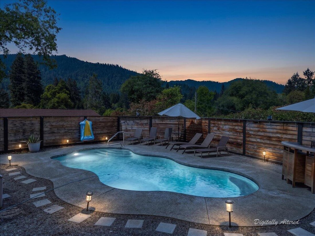 Willow Creek, California, United States 2 - 17736127