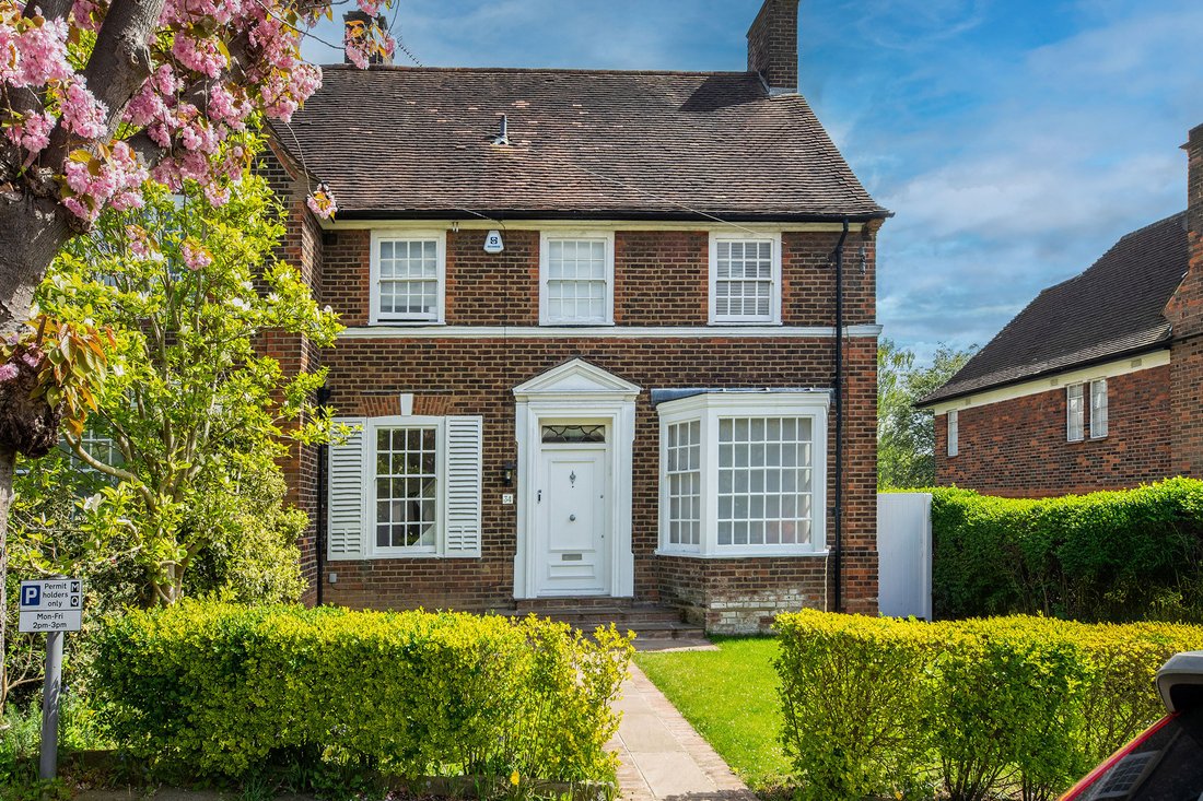House in Hampstead Garden Suburb, Barnet, England 1 - 17737225