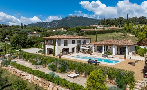 House in Nord, Roquefort-les-Pins, France 1