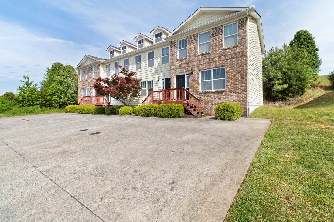 Townhouse in Cleveland, Tennessee, United States 3 - 17682031