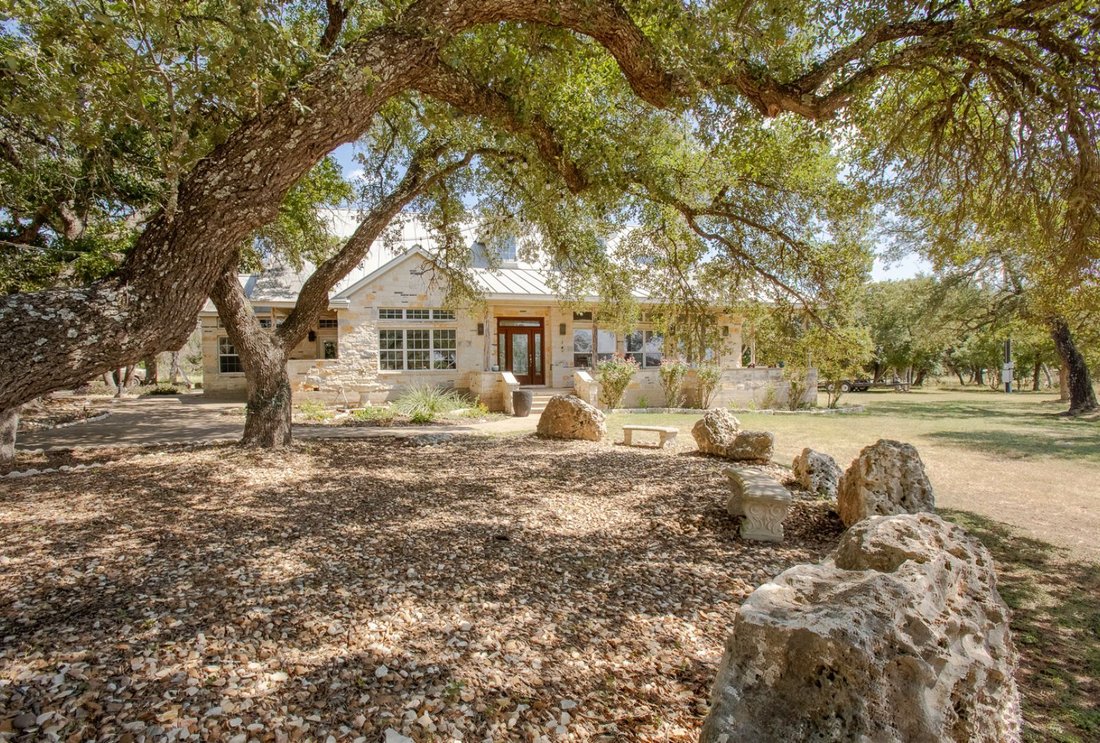 Farm Ranch in Florence, Texas, United States 1 - 17736432