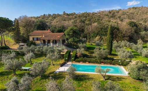 Maisons de campagne à Mont Saint Savino, Toscane, Italie 1