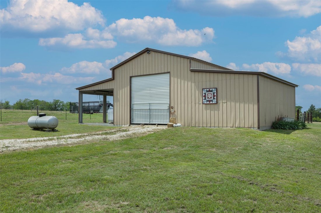 House in Caldwell, Texas, United States 3 - 16674661