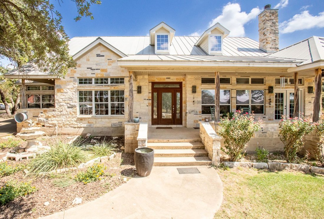 Farm Ranch in Florence, Texas, United States 1 - 17736432