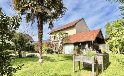 Farm Ranch in Italie-Jacotot, Aix-les-Bains, France 1