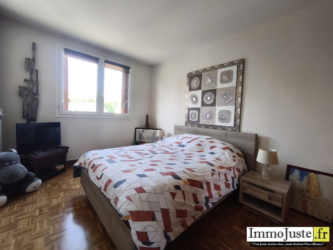 Apartment in Domaine National du Château, Versailles, France 5 - 17739870