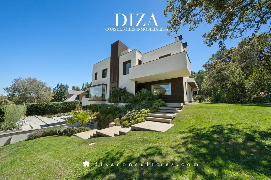 Villa in Las Rozas de Madrid, Comunidad de Madrid, Spain 3 - 17738952