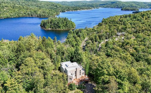 Casa a Saint-Hippolyte, Québec, Canada 1