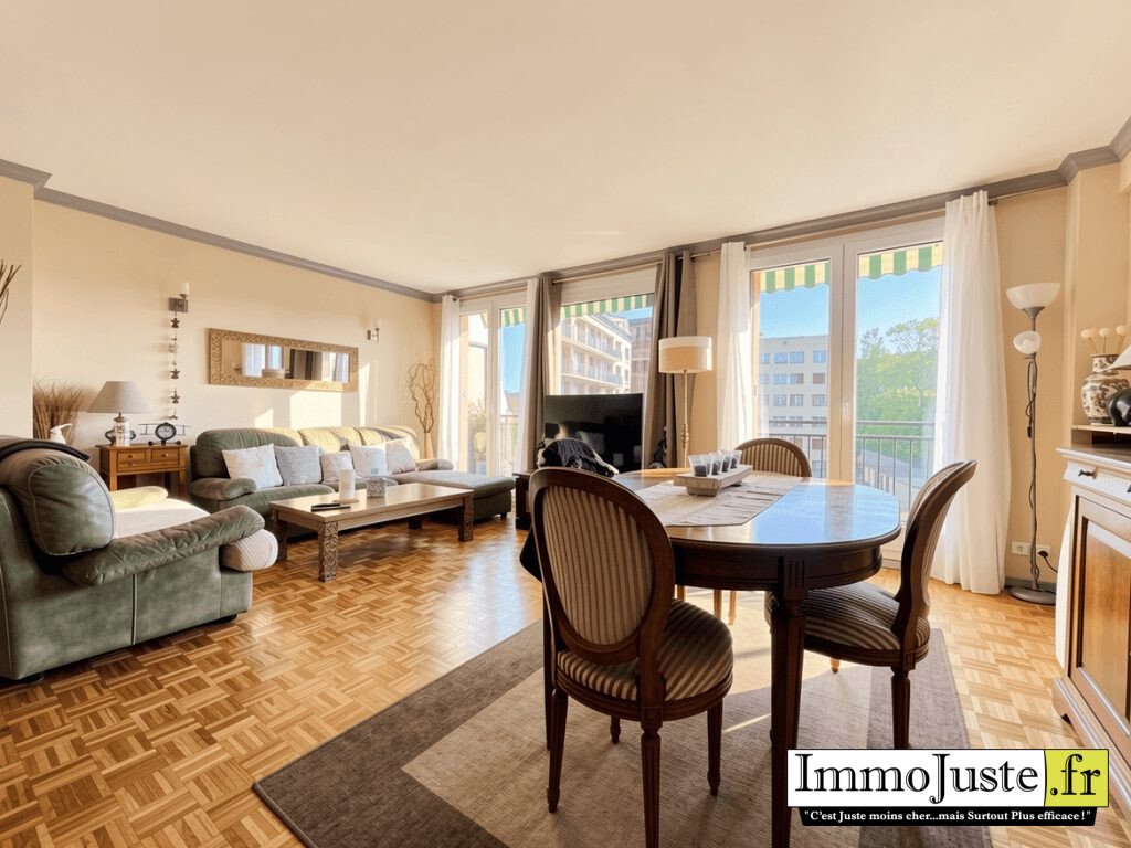 Apartment in Domaine National du Château, Versailles, France 1 - 17739870