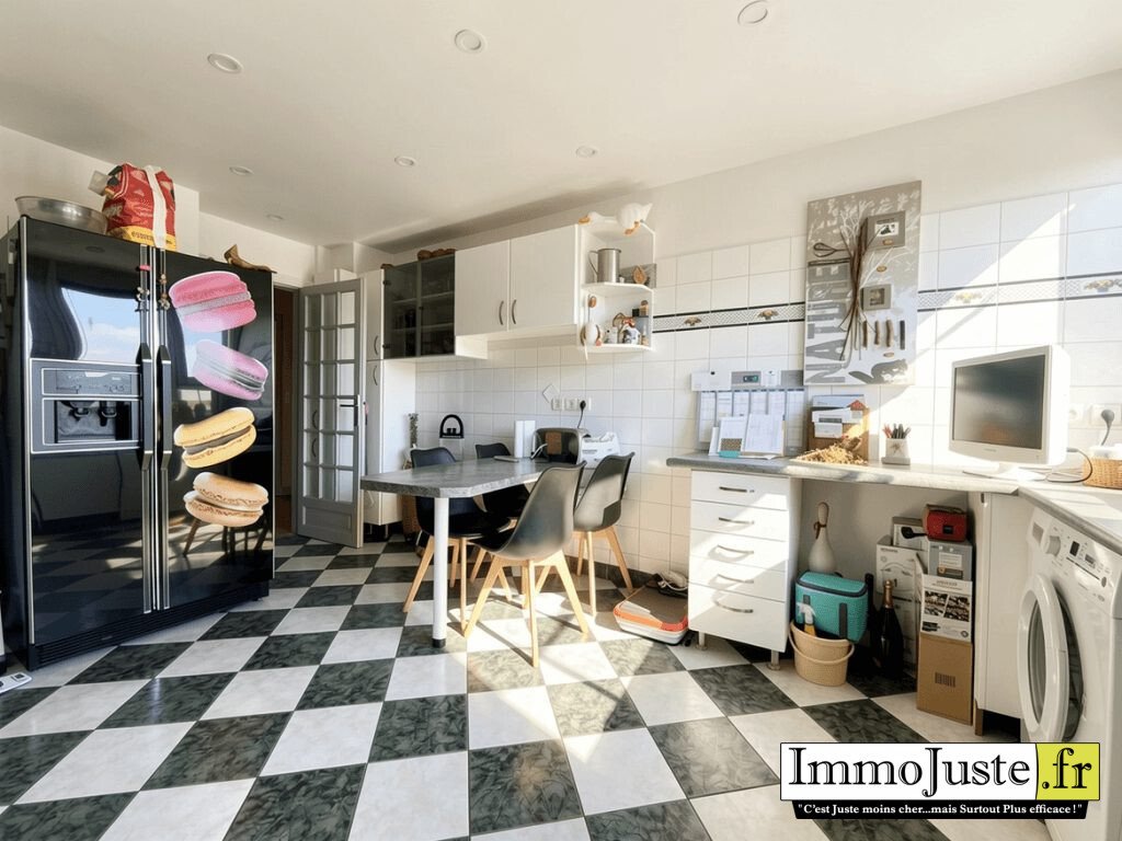 Apartment in Domaine National du Château, Versailles, France 4 - 17739870